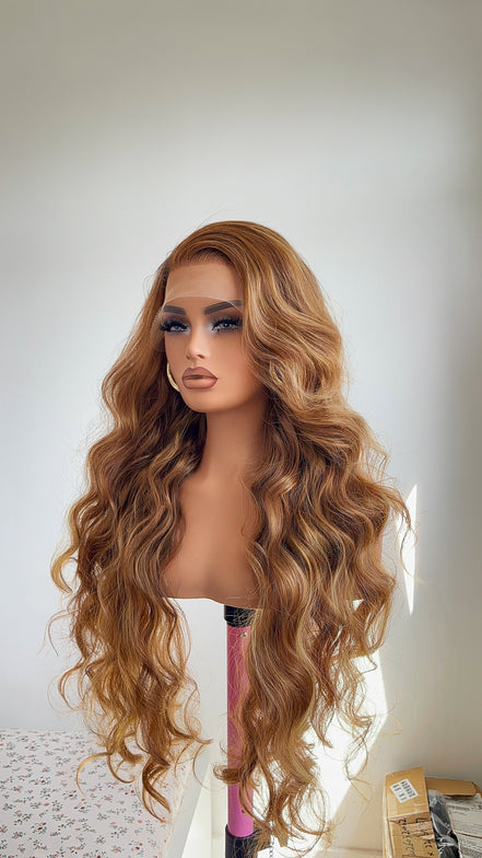 Wig Alora (Honey Blonde)