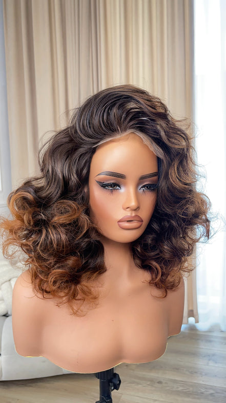 Wig Kasia (Brown highlights)