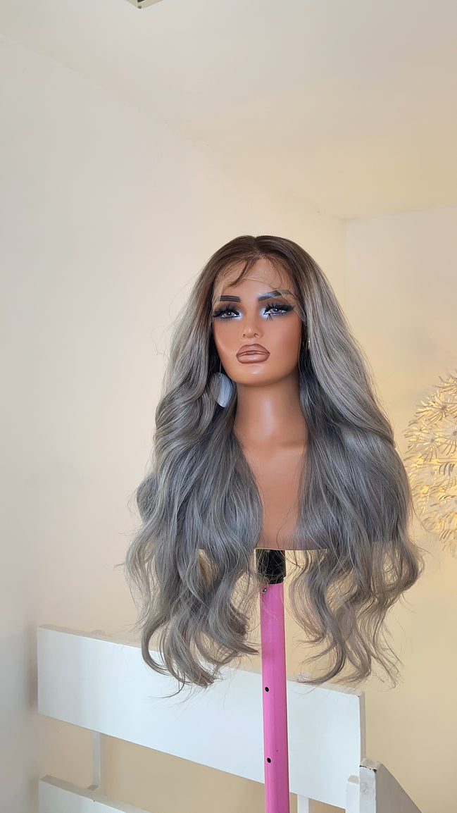 Wig Kimmie (Silver Grey)