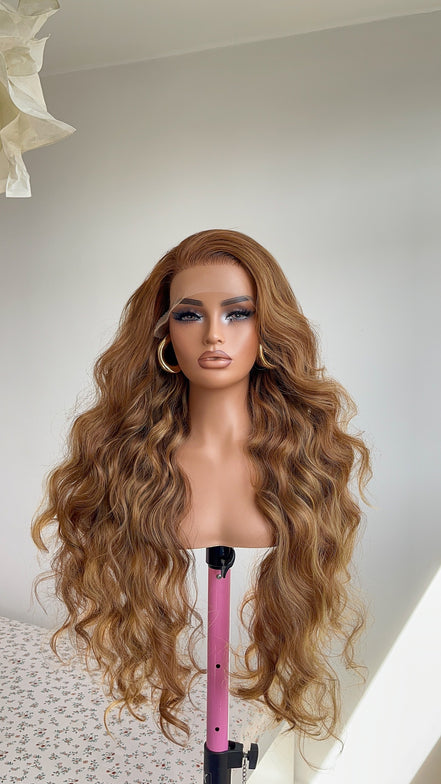 Wig Alora (Honey Blonde)