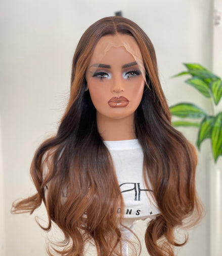 Chestnut wavy (brown highlights)