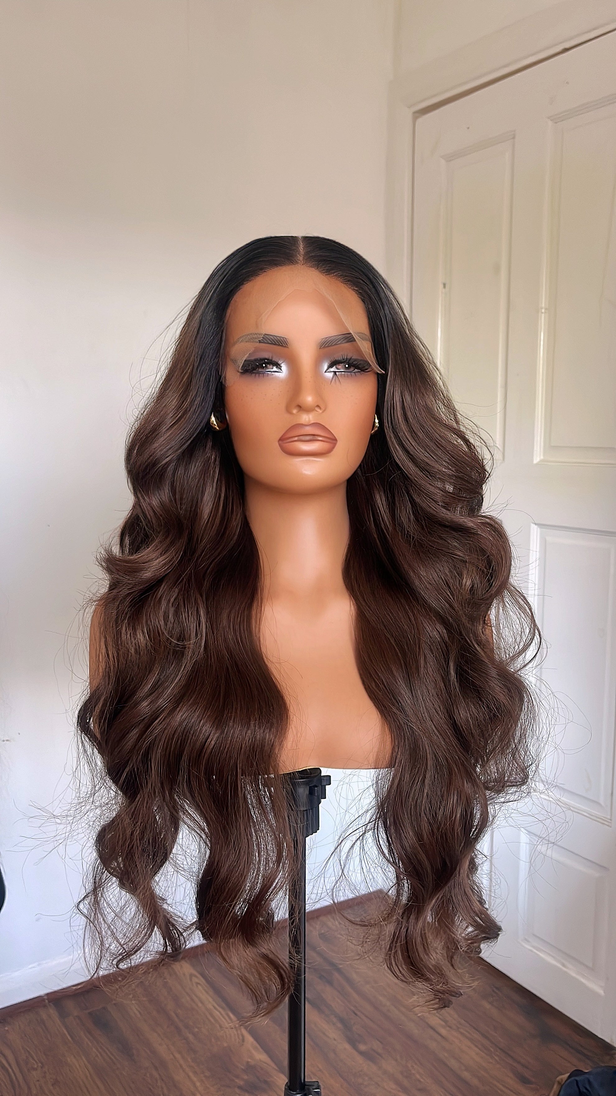 Wig Suzy (Brown/Dark roots )