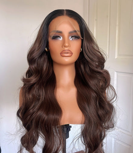 Wig Suzy (Brown/Dark roots )