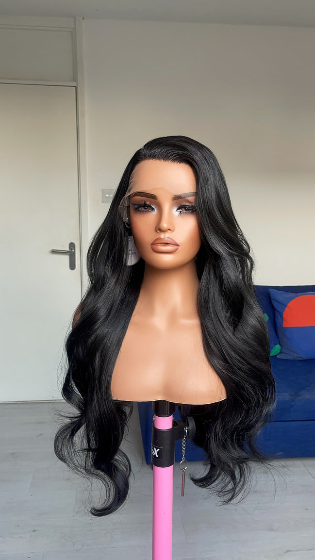 Cassie (Black)